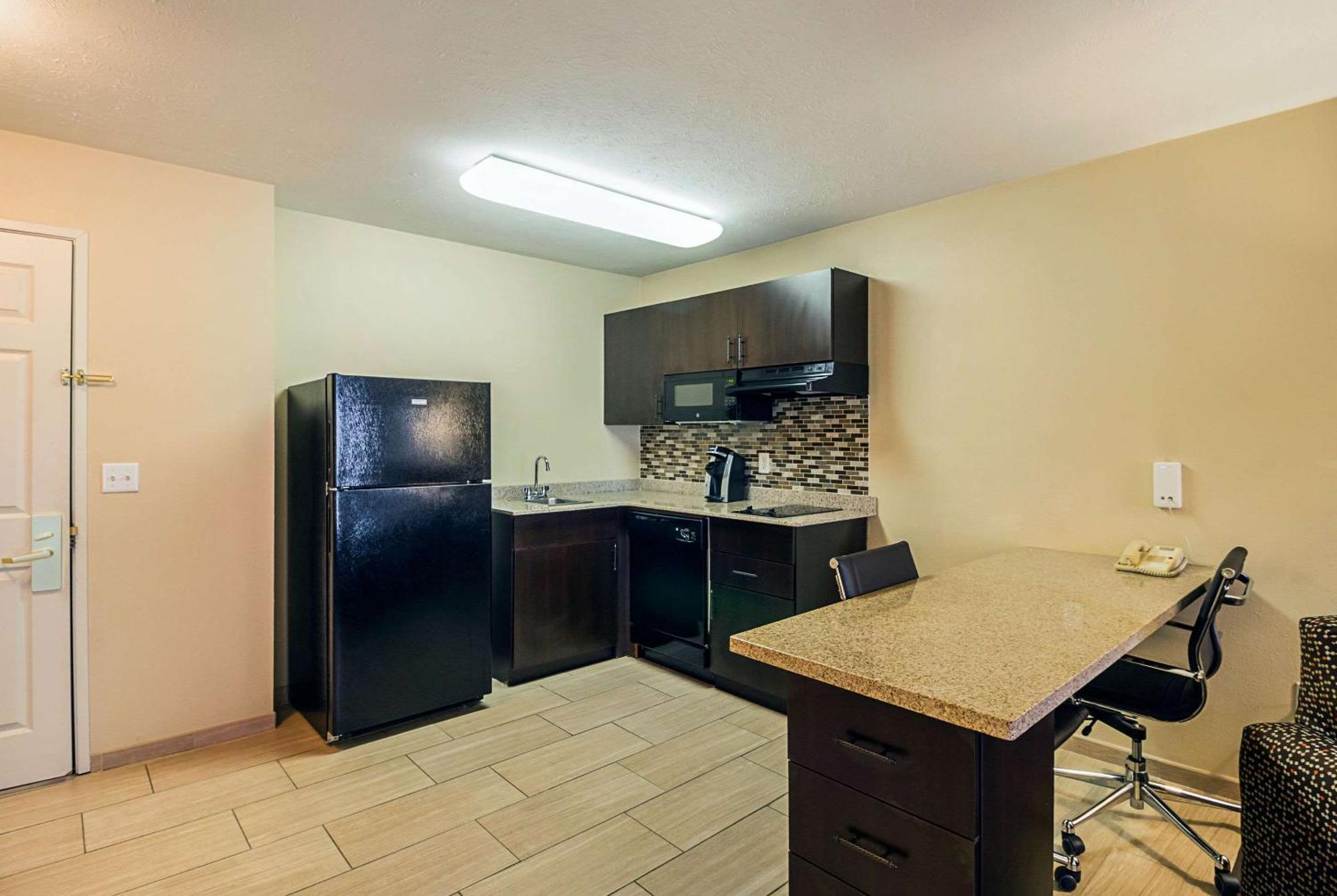 Mainstay Suites Fargo - I-94 Medical Center Buitenkant foto