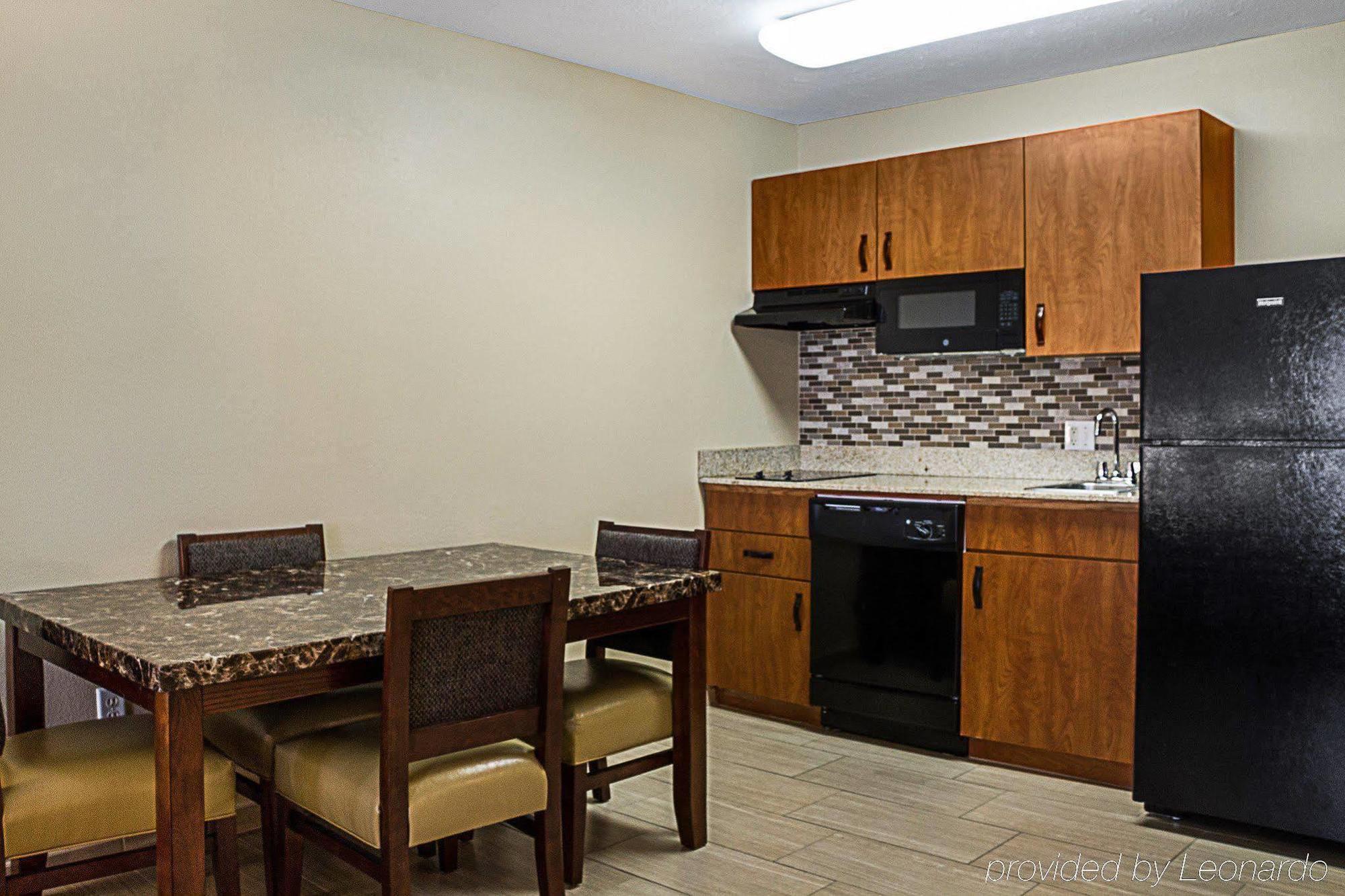 Mainstay Suites Fargo - I-94 Medical Center Buitenkant foto